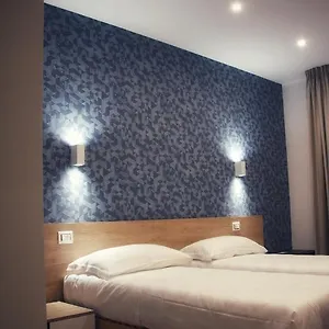  Bed & Breakfast Lumarooms