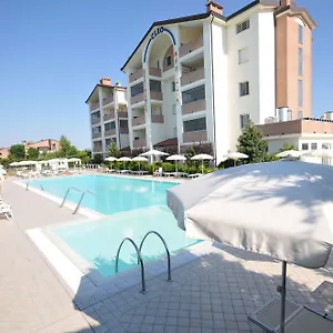 https://residence-cleo-ferrara.emilia-romagnahotels.net